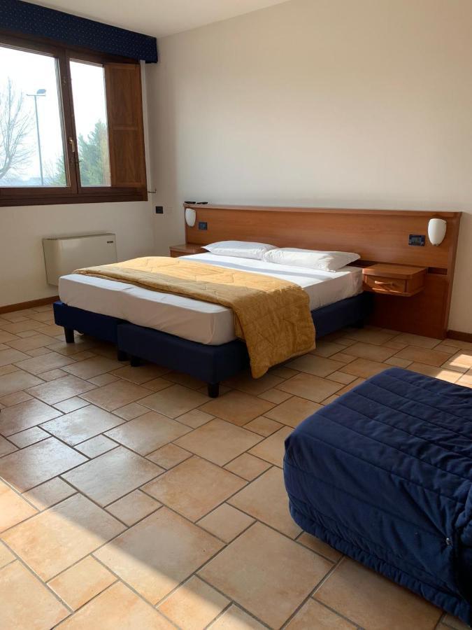 Hotel Lory Ficarolo Екстериор снимка