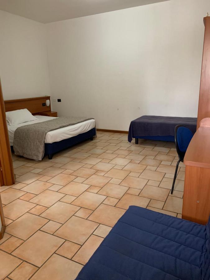 Hotel Lory Ficarolo Екстериор снимка