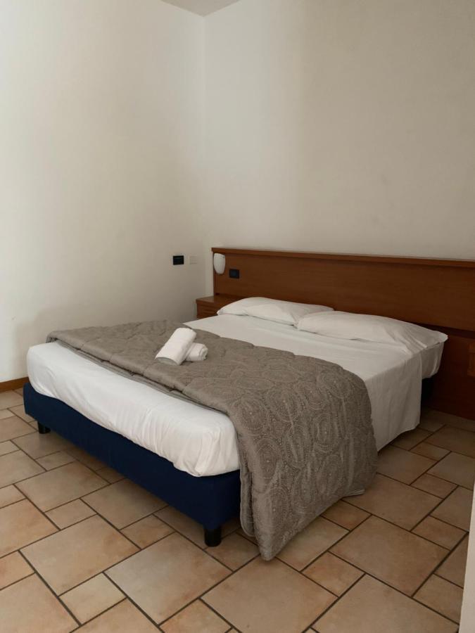 Hotel Lory Ficarolo Екстериор снимка